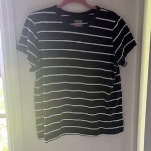 Grey and white XL stripped t-shirt